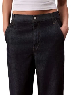 Jean brut uni avec une coupe flare et fermeture à zip et à bouton