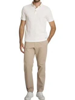Jean en coton beige à coupe ajustée pourvu de multiples poches