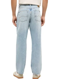 Jean en coton bleu ciel délavé avec 5 poches et une coupe droite