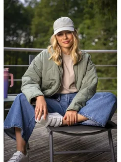 Jean en coton bleu clair uni avec une coupe bootcut et une ceinture amovible