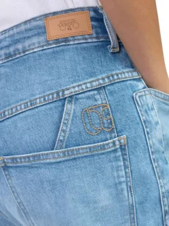 Jean en coton bleu à coupe droite pourvu d'un cordon de serrage à la taille