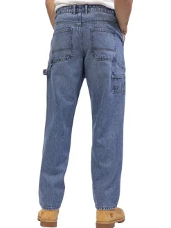 Jean en coton bleu délavé avec une coupe droite et de multiples poches
