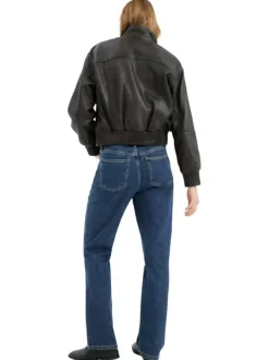 Jean en coton bleu indigo uni avec une coupe droite et 5 poches