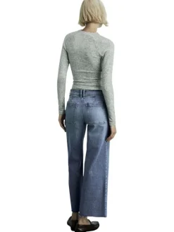 Jean en coton bleu uni avec une coupe droite et des passants pour ceinture