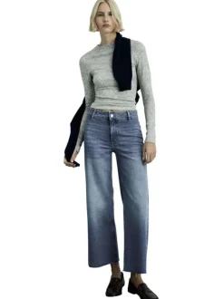 Jean en coton bleu uni avec une coupe droite et des passants pour ceinture