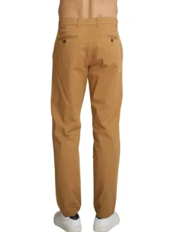Jean en coton camel à coupe ajustée pourvu de multiples poches