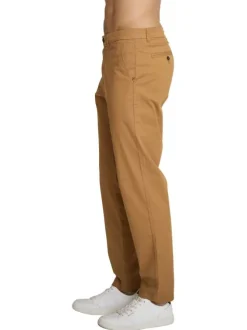 Jean en coton camel à coupe ajustée pourvu de multiples poches