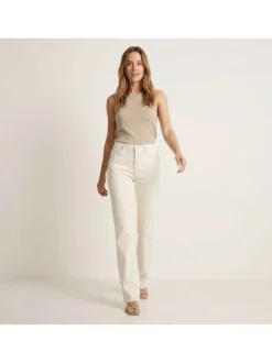 Jean en coton écru uni pourvu d'une coupe bootcut et de multiples poches