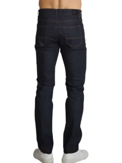 Jean en coton indigo uni avec une coupe ajustée et des surpiqûres camel