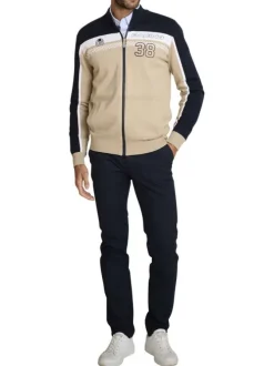 Jean en coton marine à coupe ajustée pourvu de multiples poches