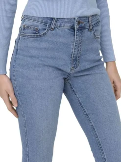 Jean en coton mélangé bleu clair coupe slim pourvu de passants pour la ceinture