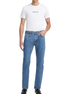Jean en coton mélangé bleu indigo uni avec une coupe regular fit