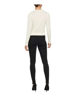 Jean en coton mélangé noir uni avec une coupe slim et une taille intermédiaire