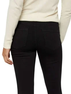 Jean en coton mélangé noir uni avec une coupe slim et une taille intermédiaire