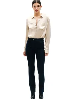 Jean en coton mélangé stone avec une coupe droite et une taille haute