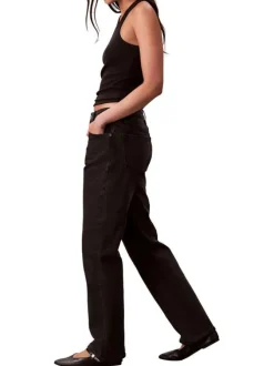 Jean en coton noir uni avec une coupe droite à zip et à bouton