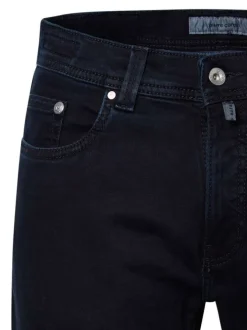 Jean en coton nuit uni avec une coupe ajustée et un patch à la taille