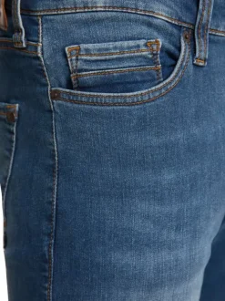 Jean en coton stone avec une coupe slim et des passants pour ceinture