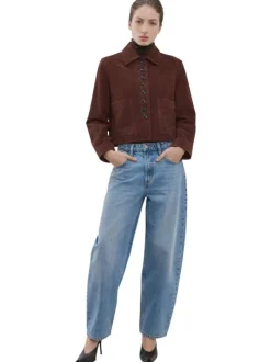 Jean en coton stone uni avec une coupe mom à zip et à bouton