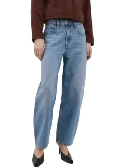 Jean en coton stone uni avec une coupe mom à zip et à bouton