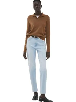 Jean en coton stone uni pourvu d'une coupe bootcut et d'une taille haute