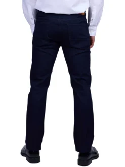 Jean indigo uni avec une coupe ajustée et poches plaquées arrière
