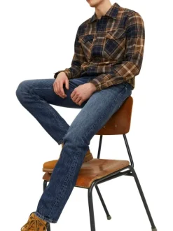 Jean Mike en coton indigo uni coupe regular fit avec des poches plaquées