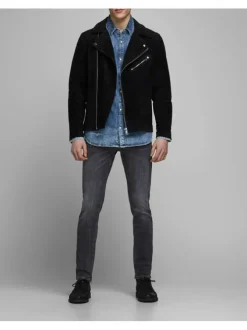 Jean noir effet délavé a style 5 poches et avec une coupe slim