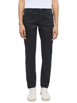 Jean noir uni avec une coupe slim et étiquette de la marque à l'arrière