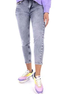 Jean pour femme stone 7/8 éme effet délavé en coton coupe slim NOEMY
