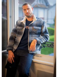 Jean 555 Relaxed Straight en coton nuit effet délavé avec une coupe droite