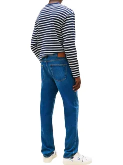 Jean slim en coton bleu avec des passants et une coupe droite