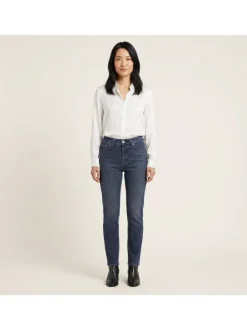 Jean slim en coton indigo uni avec une coupe slim et une taille intermédiaire