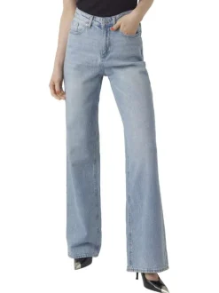 Jean stone avec une coupe bootcut et un patch d'authenticité à l'arrière