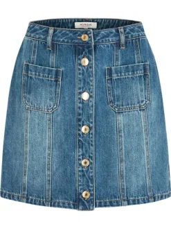 Jupe courte en coton stone denim unie pourvue d'une coupe trapèze