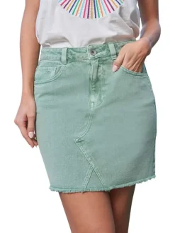 Jupe courte vert en jean avec une coupe droite et un patch d'authenticité