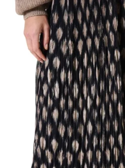 Jupe longue noir et taupe avec un imprimé de losanges abstraits