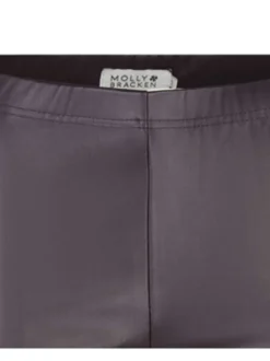 Legging violet en simili cuir avec une coupe bootcut et taille élastiquée