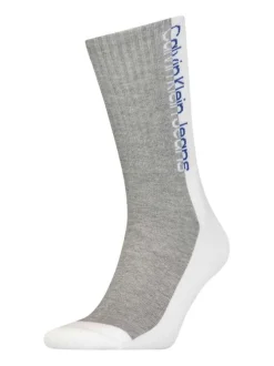 Lot de 3 paires de chaussettes hautes blanc unies avec une coupe haute et nom de la marque autour de la cheville