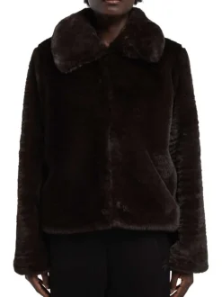 Manteau marron uni aspect fourrure avec un col à revers et une coupe droite
