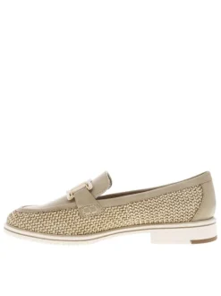 Mocassins beiges tressées avec un bijoux à l'avant et à talon carré