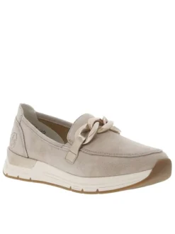Mocassins beige à talon plat avec logo embossé et chaîne décorative