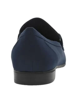 Mocassins bleu marine à talon plat avec boucle décorative sur le cou-de-pied