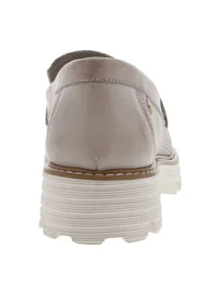Mocassins coupe bateau en cuir beige à talon décroché moyen et à slip-on