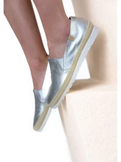 Mocassins en cuir argentés avec un aspect métallisé et des soufflets élastiqués