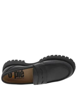 Mocassins en cuir noir à semelle plateau et coupe bateau à enfiler