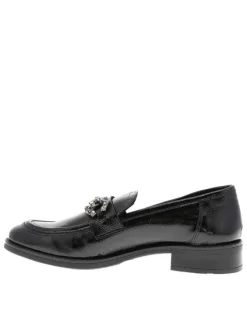 Mocassins en cuir noirs vernis avec semelle à talon plat et strass