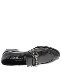 Mocassins en cuir noirs vernis avec semelle à talon plat et strass
