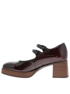 Mocassins en cuir vernis bordeaux avec semelle à talon décroché moyen et brides