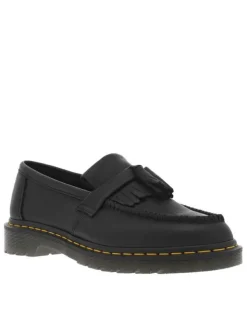 Mocassins noir à semelle à talon plat avec un pompon et des franges